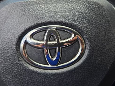 Used 2021 Toyota Corolla SE FWD image 25