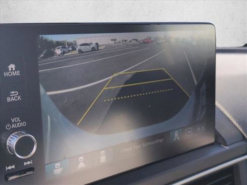 Used 2025 Honda Pilot EX-L image 13