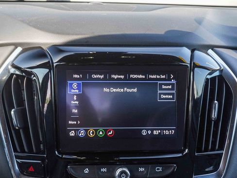 Used 2023 Chevrolet Traverse Premier FWD image 14