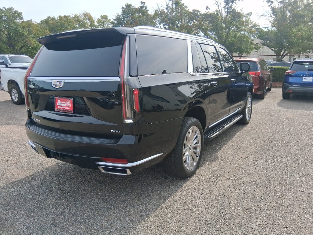 Used 2023 Cadillac Escalade ESV Premium Luxury AWD/4WD image 5