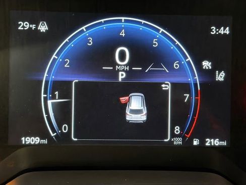 Used 2025 Toyota Corolla Cross XLE image 12