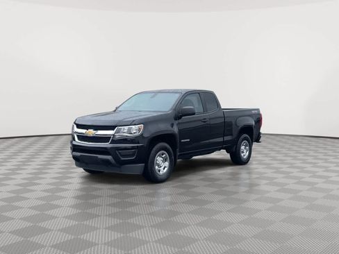 Used 2019 Chevrolet Colorado W/T w/ WT Convenience Package AWD/4WD image 4