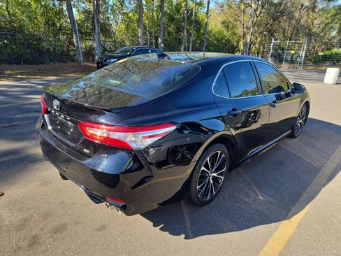 Used 2020 Toyota Camry SE image 6