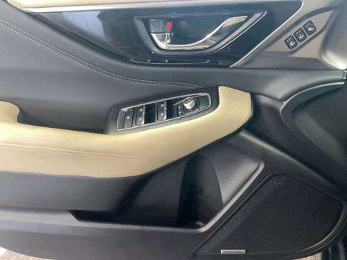 Used 2025 Subaru Outback Limited image 9