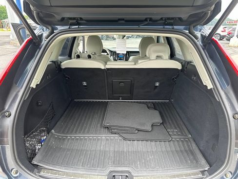 Certified 2025 Volvo XC60 T8 Plus w/ Protection Package Premier AWD/4WD image 36