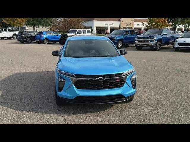 Used 2025 Chevrolet Trax RS w/ Driver Confidence Package FWD image 31