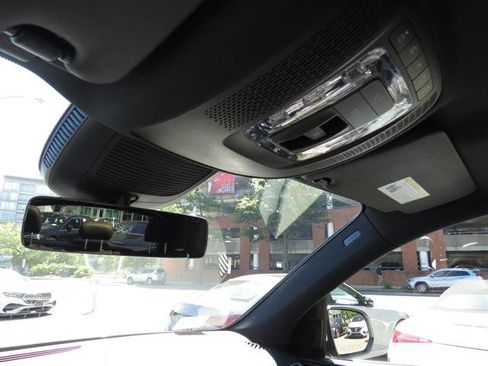 Used 2022 Mercedes-Benz GLE 350 4MATIC image 18