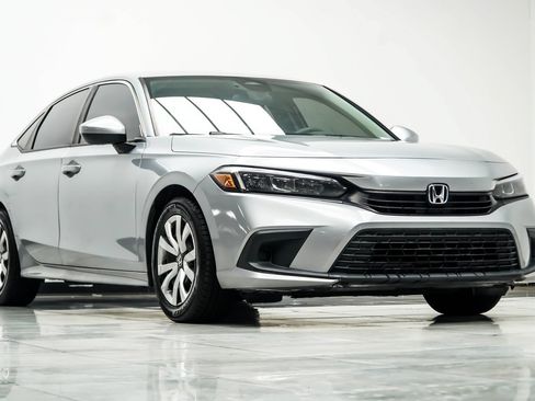Used 2022 Honda Civic LX image 4