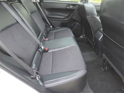 Used 2018 Subaru Forester 2.5i Premium w/ Popular Package #3B image 18