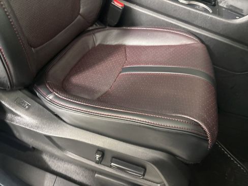 Used 2025 Honda Pilot Black Edition image 31