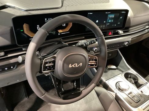 New 2026 Kia Carnival LXS FWD image 10