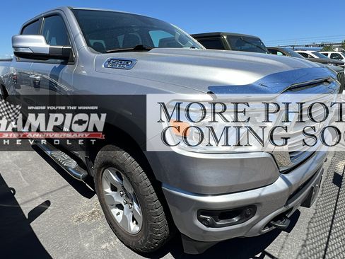 Used 2020 RAM 1500 4x4 Crew Cab image 1