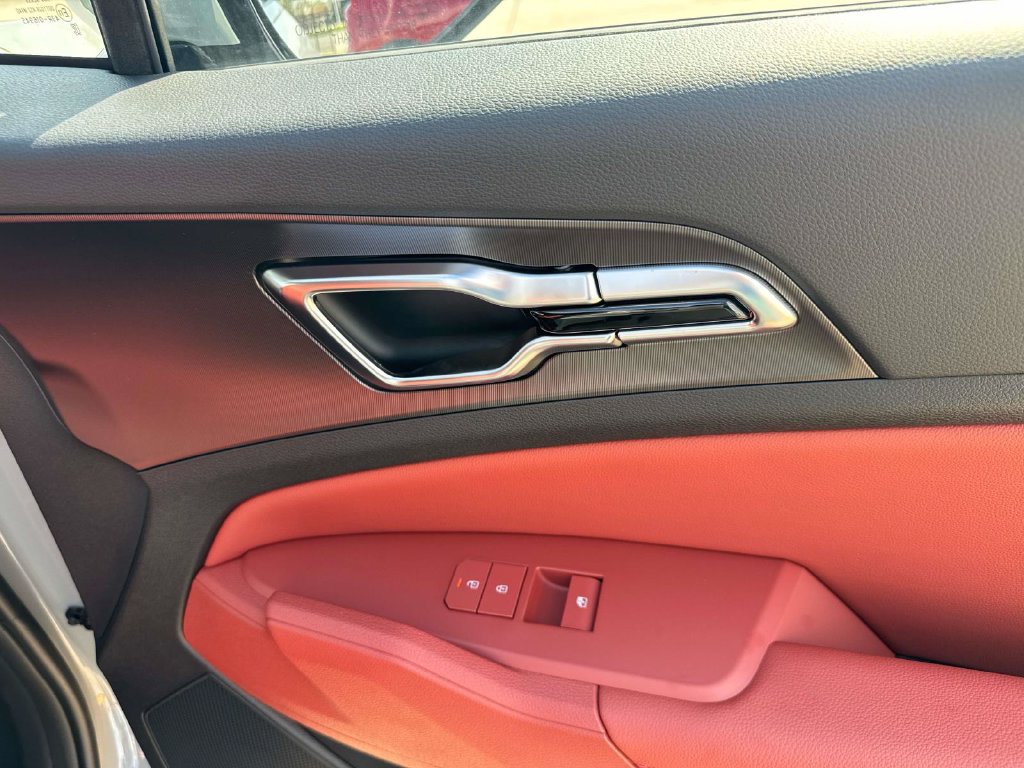 New 2026 Kia Sportage SX FWD image 17