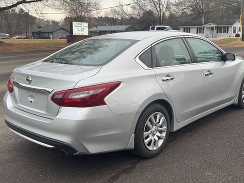 Used 2018 Nissan Altima 2.5 S w/ S Convenience Package image 8