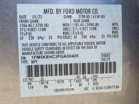 Used 2023 Ford Explorer Platinum w/ Technology Package AWD/4WD image 38