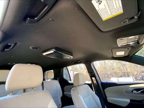 Used 2022 Chevrolet Traverse LS image 13