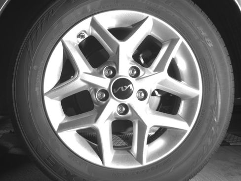 Used 2025 Kia Soul LX w/ LX Technology Package image 14