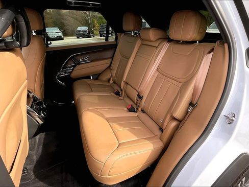 Used 2024 Land Rover Range Rover Sport SE image 22