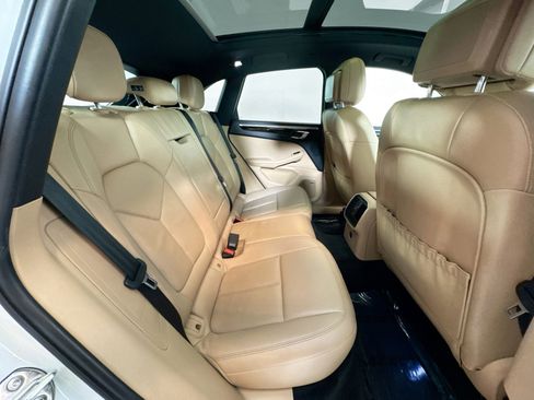 Used 2021 Porsche Macan S image 24