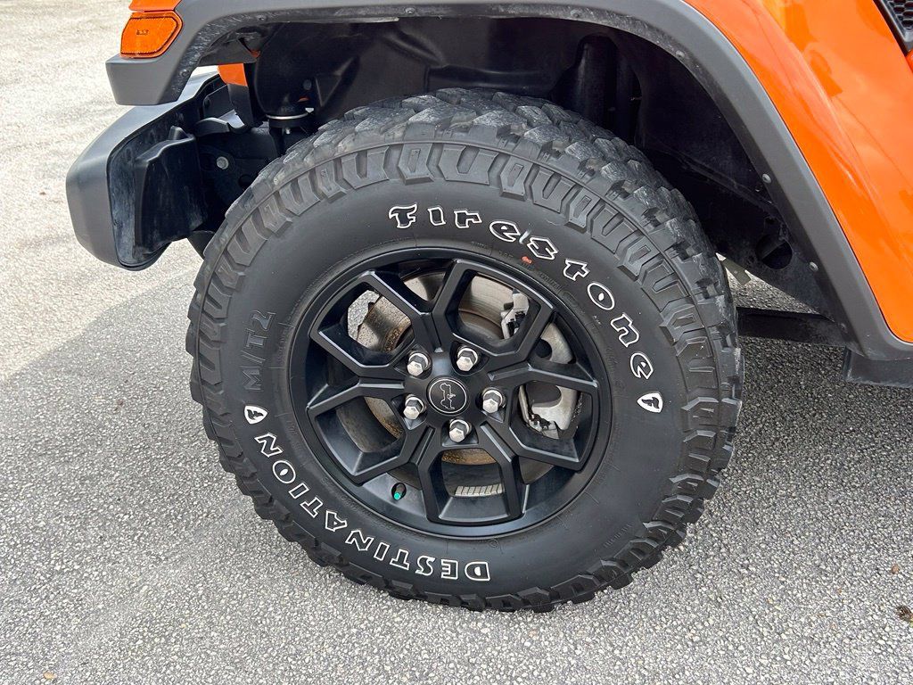 Certified 2025 Jeep Gladiator Mojave AWD/4WD image 6