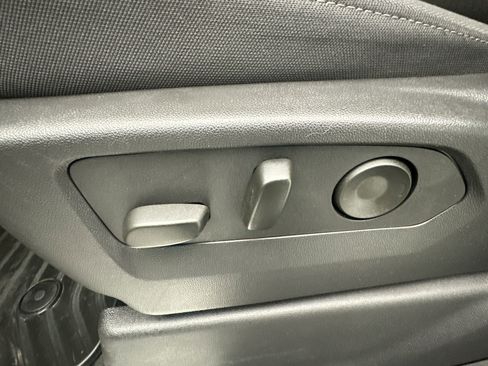 Certified 2025 Chevrolet Silverado 1500 LT w/ Work Truck Package AWD/4WD image 13