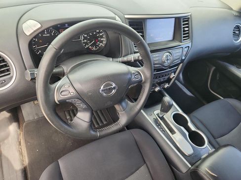 Used 2019 Nissan Pathfinder SV FWD image 27