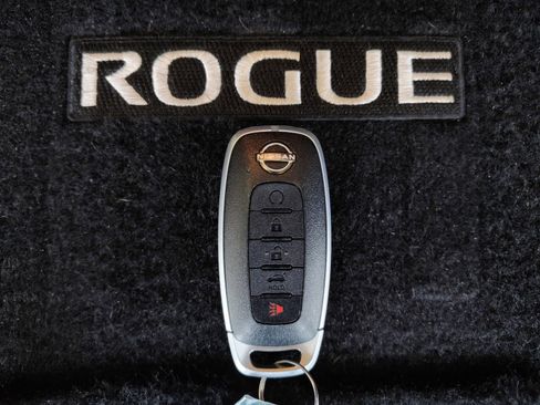 Certified 2024 Nissan Rogue SL w/ SL Premium Package FWD image 33