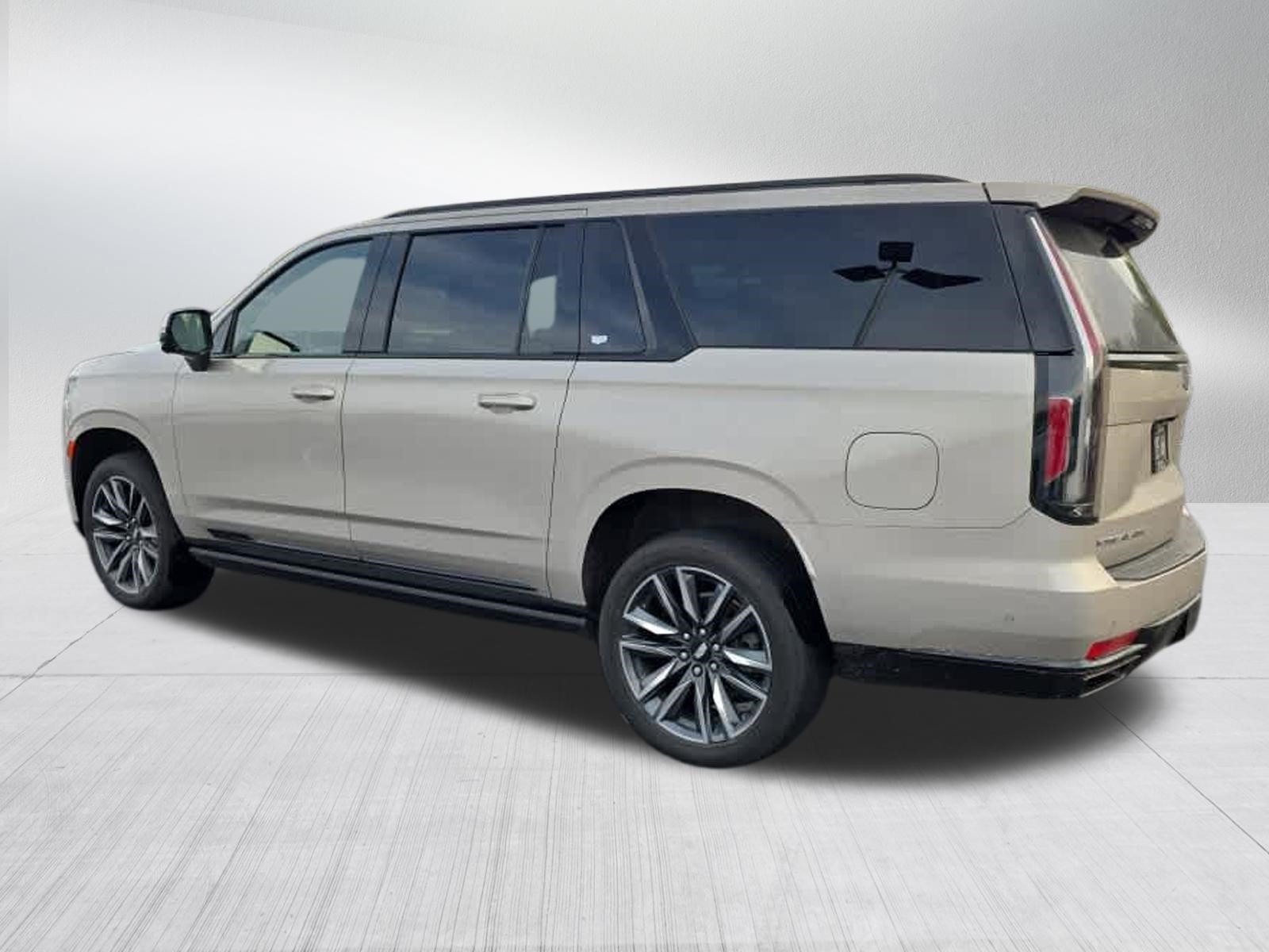 Used 2022 Cadillac Escalade ESV Sport Platinum w/ LPO, Floor Liner Package AWD/4WD image 4