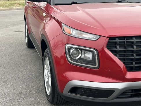 Used 2022 Hyundai Venue SE image 11