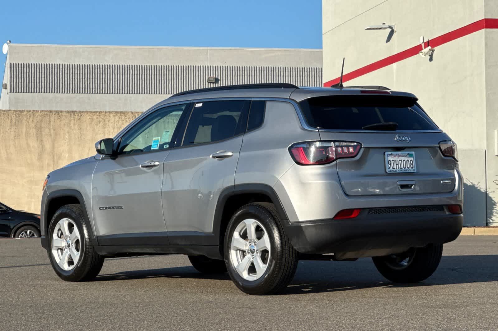 Used 2021 Jeep Compass Latitude FWD image 7