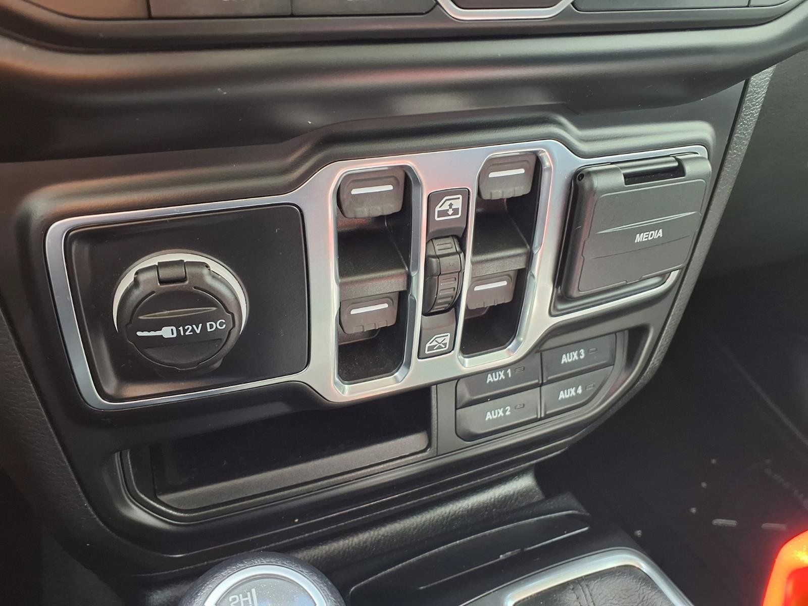 Used 2021 Jeep Gladiator Sport AWD/4WD image 9