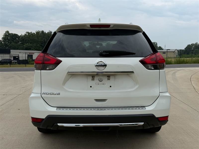 Used 2017 Nissan Rogue SV FWD image 3