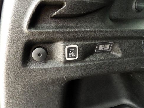 Used 2023 Jeep Grand Cherokee L Laredo image 30