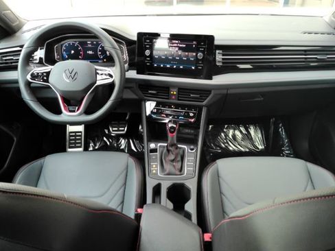 Used 2025 Volkswagen Jetta GLI Autobahn image 3