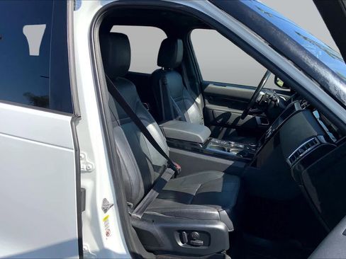 Used 2018 Land Rover Discovery SE AWD/4WD image 8