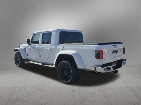 Used 2023 Jeep Gladiator Overland image 4