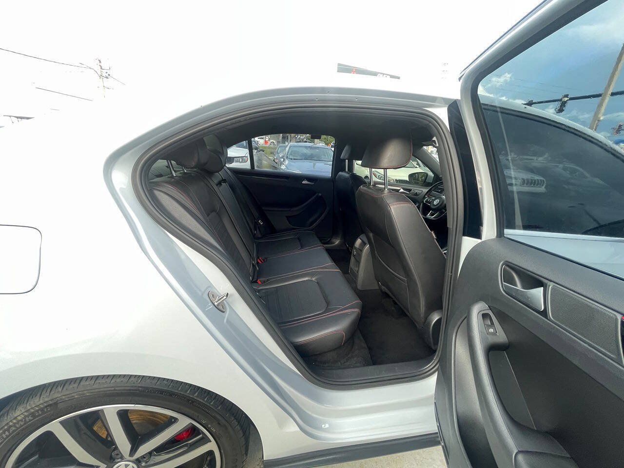 Used 2018 Volkswagen Jetta GLI FWD image 5