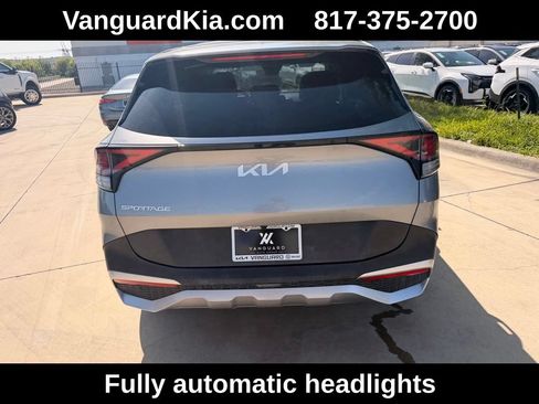 Used 2023 Kia Sportage LX FWD image 3