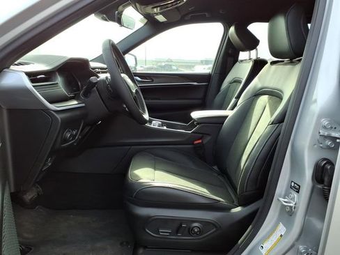 New 2026 Jeep Grand Cherokee Altitude AWD/4WD image 13