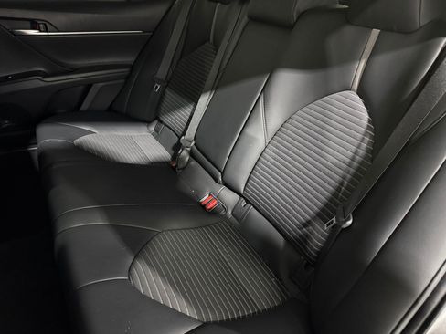 Used 2020 Toyota Camry SE image 29