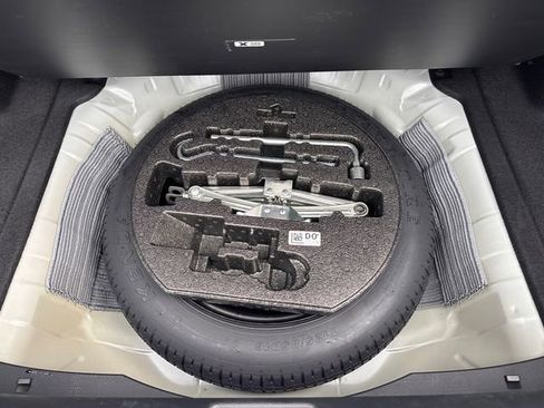 Used 2024 Honda Civic Touring image 29