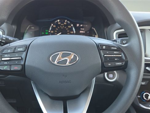 Used 2018 Hyundai Ioniq Blue image 11