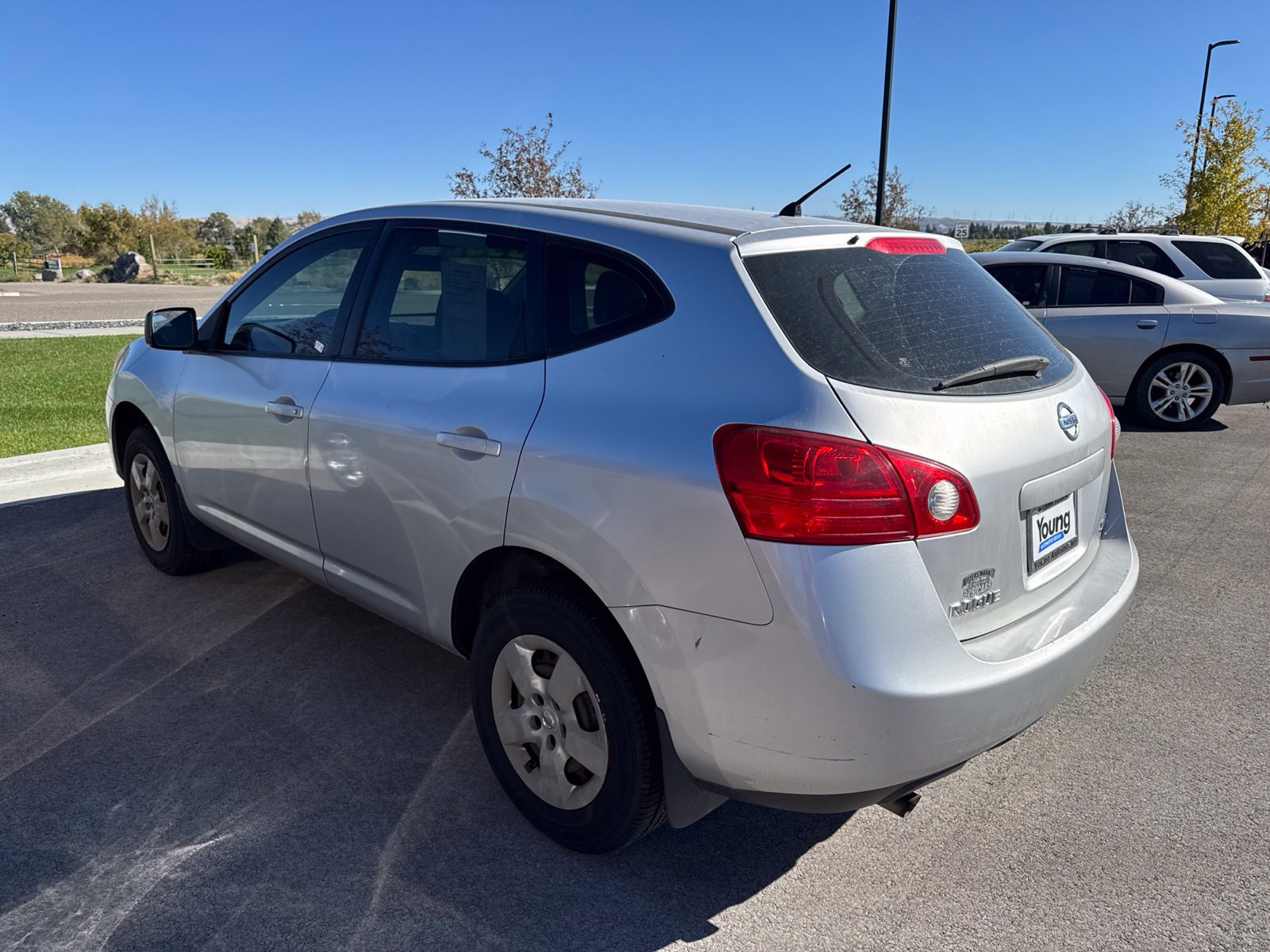 Used 2009 Nissan Rogue S AWD/4WD image 2