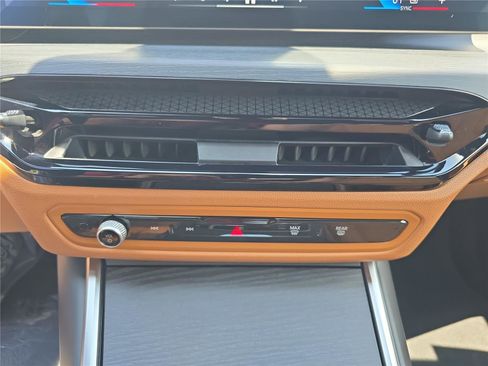 Certified 2025 BMW i4 eDrive40 w/ Premium Package RWD image 28