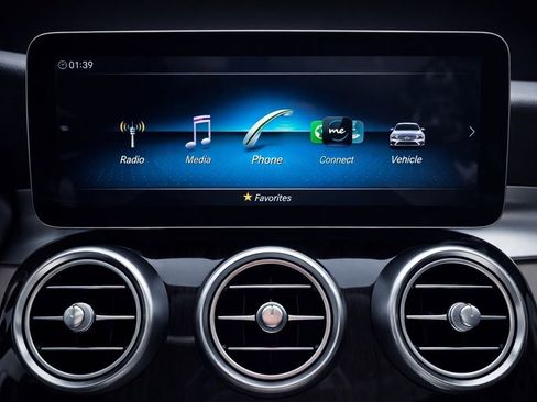 Used 2017 Mercedes-Benz E 300 4MATIC image 17