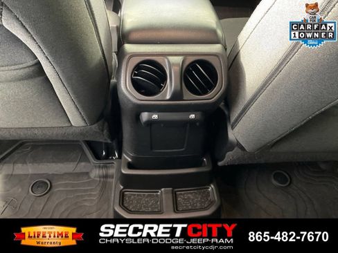 Used 2024 Jeep Wrangler Unlimited AWD/4WD image 26