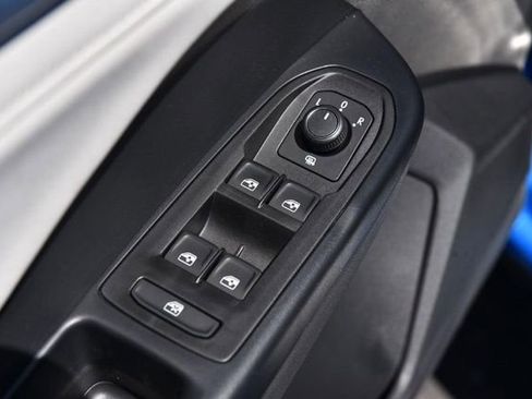 New 2026 Volkswagen Taos SE AWD/4WD image 8