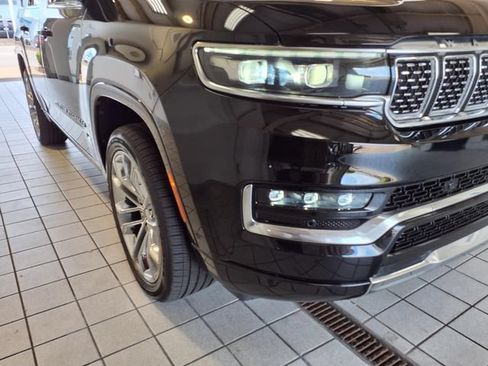 Used 2022 Jeep Grand Wagoneer Series II AWD/4WD image 27