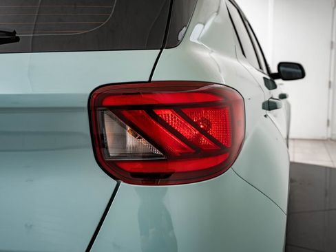 Used 2025 Hyundai Venue SEL FWD image 9