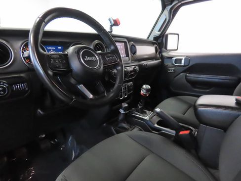 Used 2021 Jeep Gladiator Sport AWD/4WD image 9